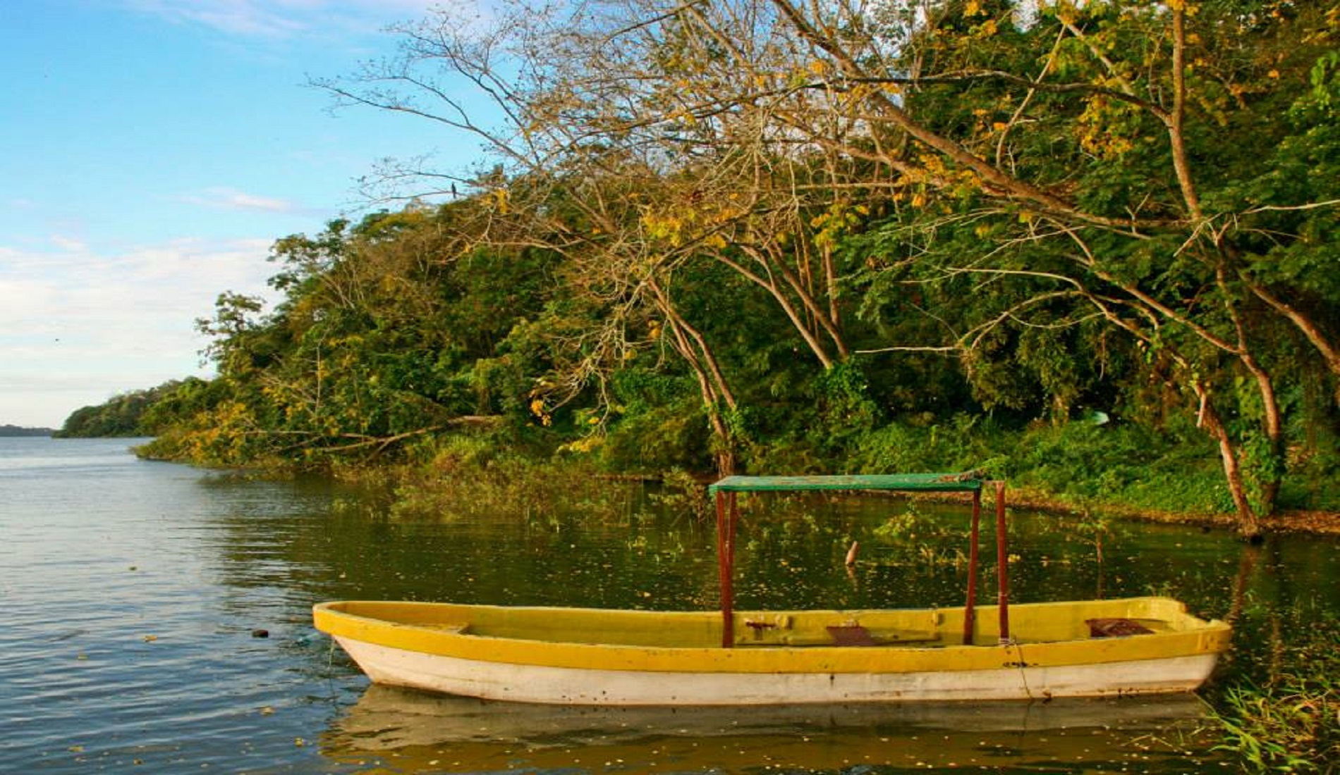 Bootje bij Rio San Juan