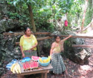 fruitverkopers Semuc Champey