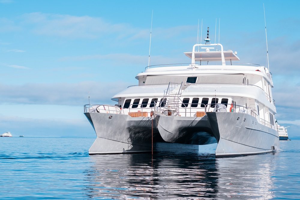 Alya Catamaran boot Alya Catamaran boot