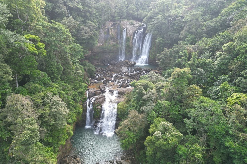 Costa Rica Domincal Nauyaca Waterfalls