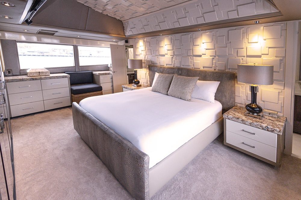 Ecuador Galápagos luxury cruise room