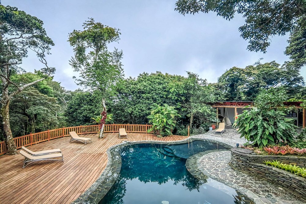 Monteverde hotel zwembad
