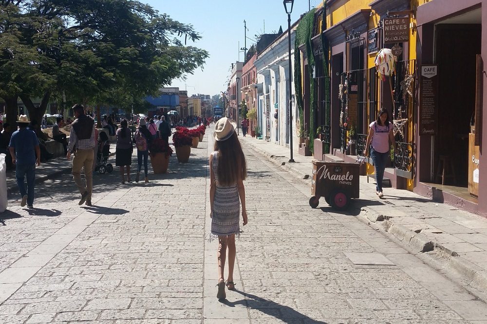 Oaxaca de Juarez Aisha lopend 1