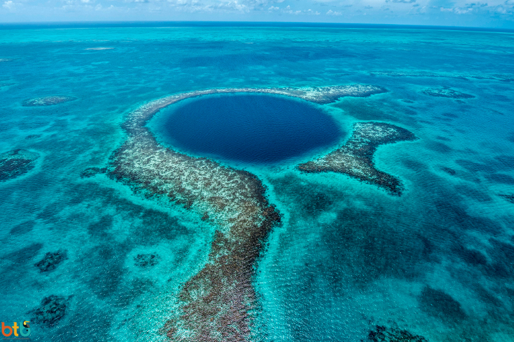 Ontdek de Great Blue Hole in een rondreis belize