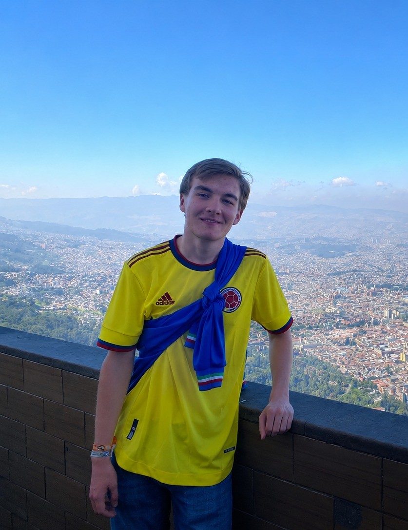 Over Melle Unico Travel Bogota