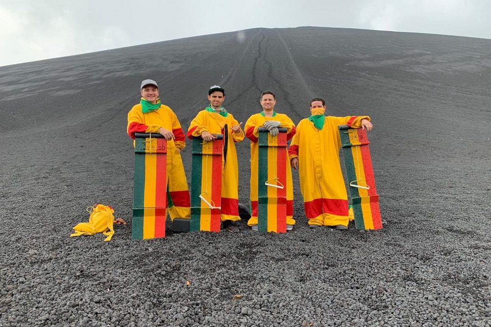 cerro negro leon