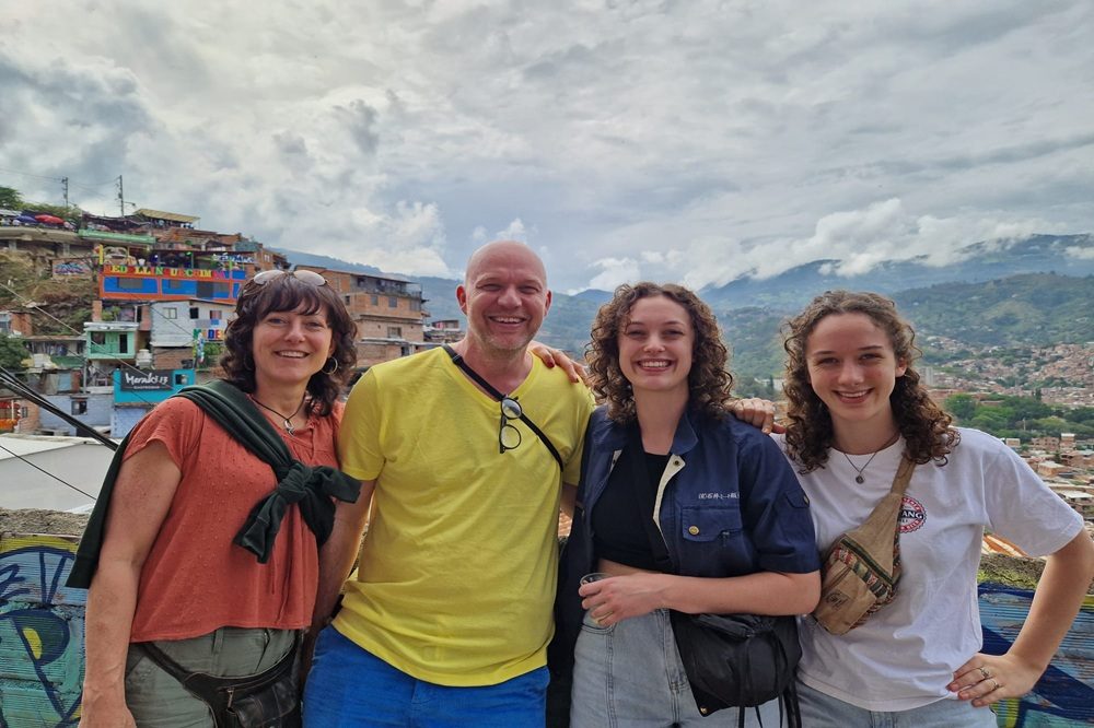 familiereis Colombia Medellin familiereis Colombia Medellin