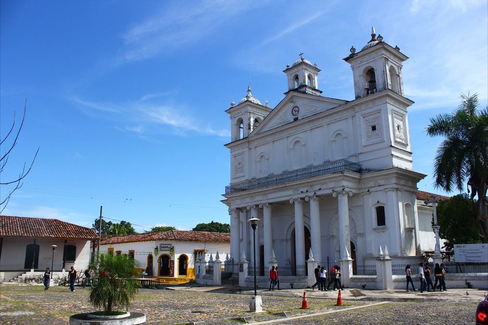 kerk suchitoto groepsreis midden-amerika