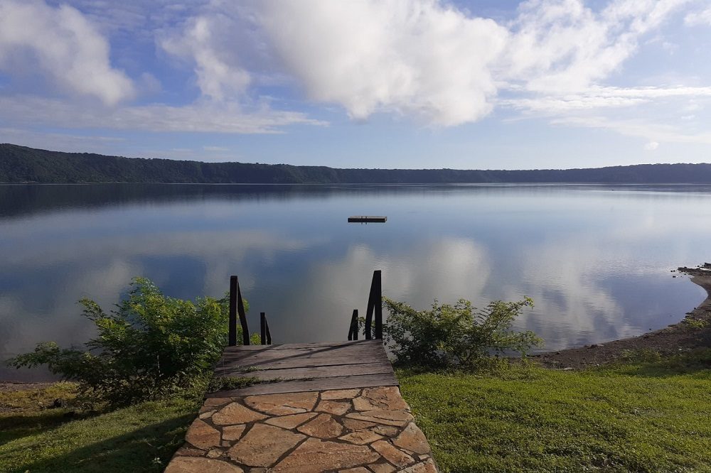 lake apoyo uitzicht