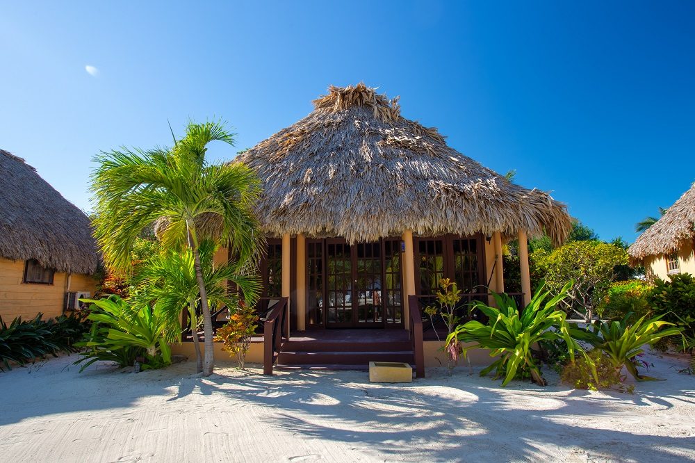 luxe reis ambergris caye cabana