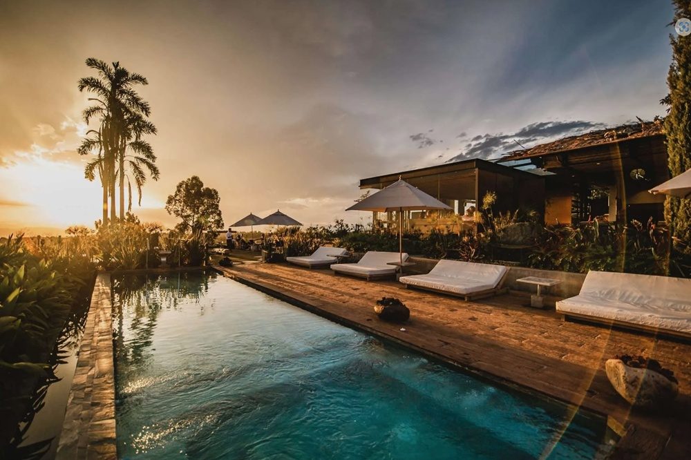 luxe reis colombia koffieregio zwembad