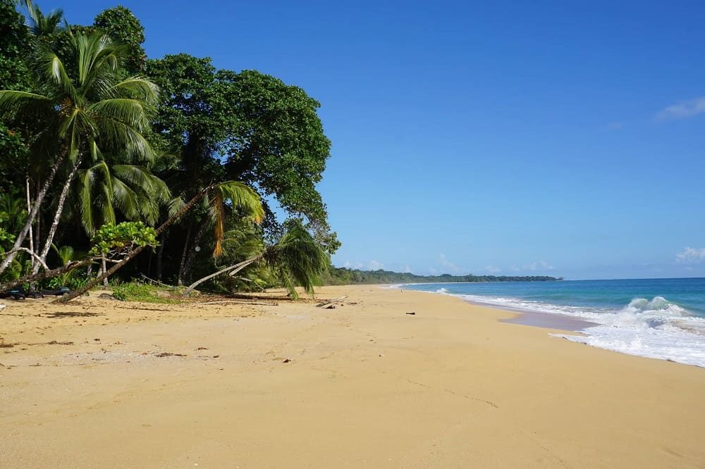 mooiste stranden panama playa bluff