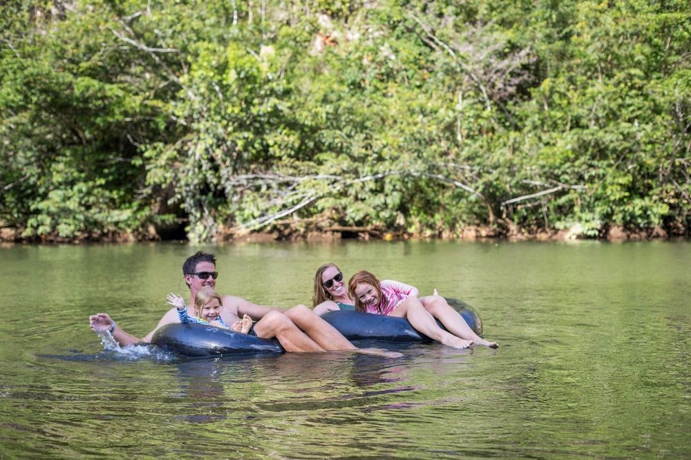 tuben in familiereis door Belize tuben in familiereis door Belize