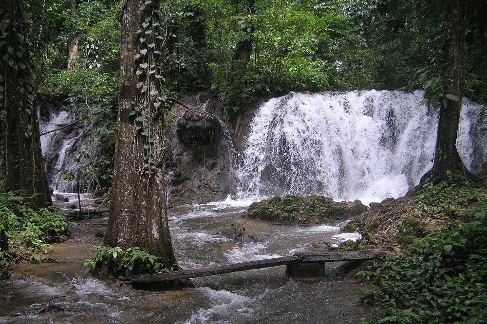 waterval lacanja waterval lacanja