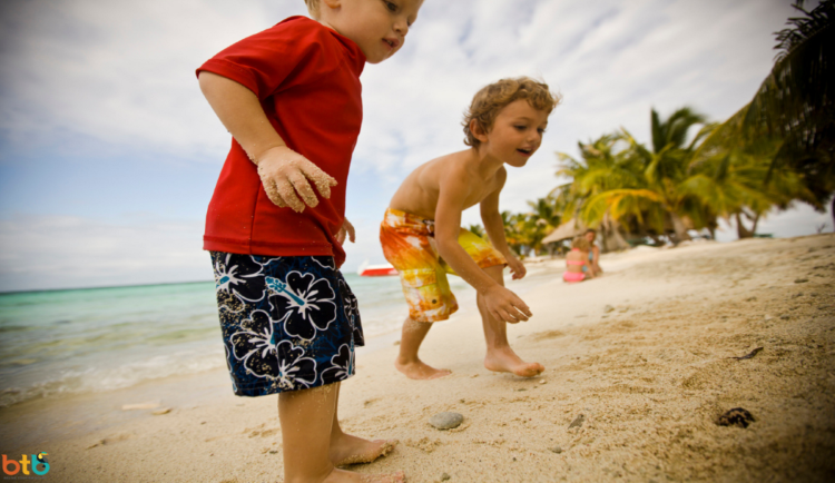 kinderen strand belize