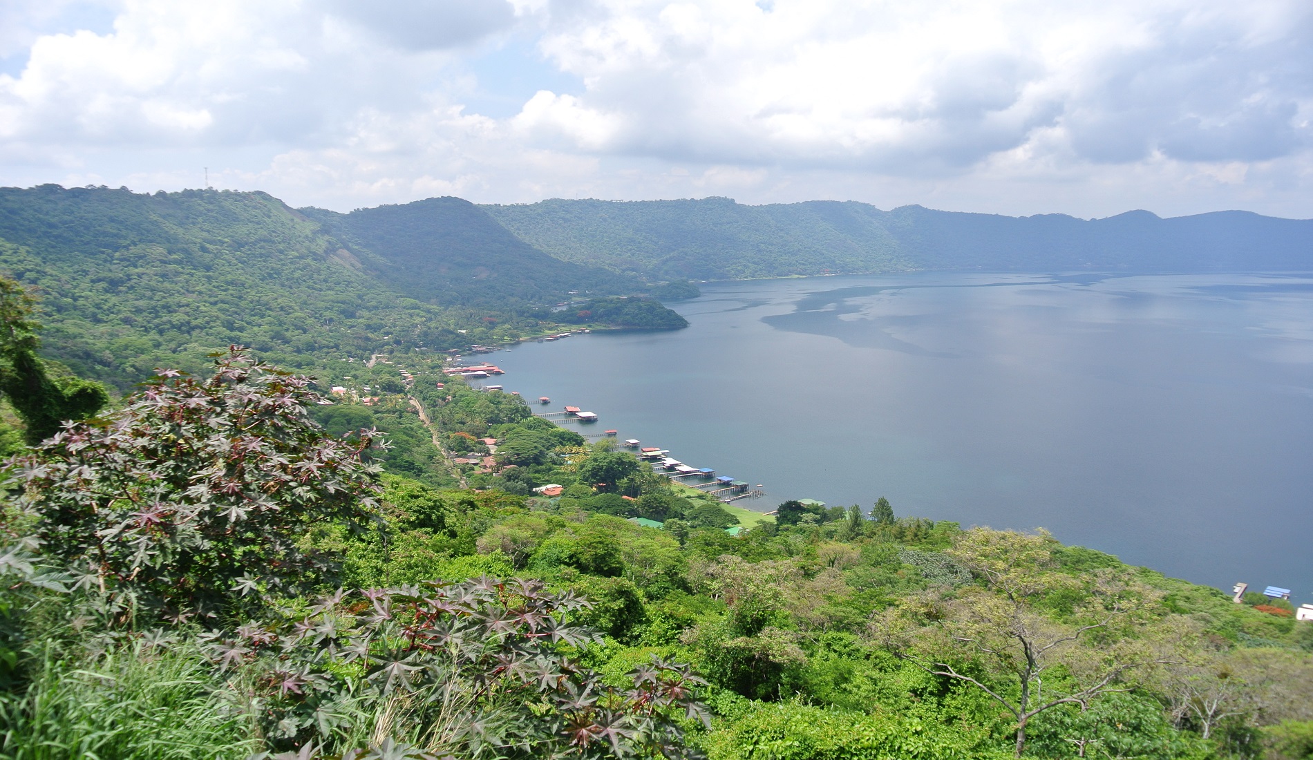 lake coatepeque 1