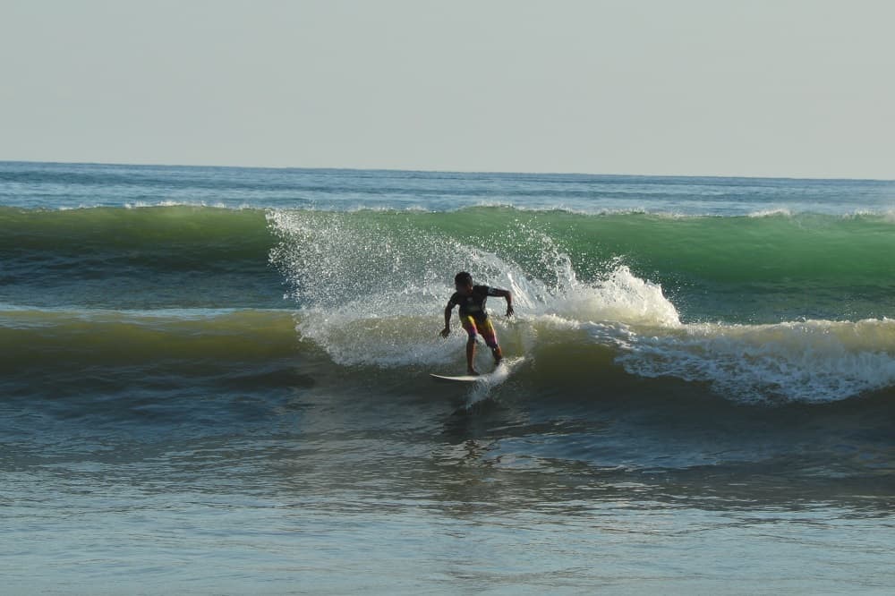Surf in Dominical Beach