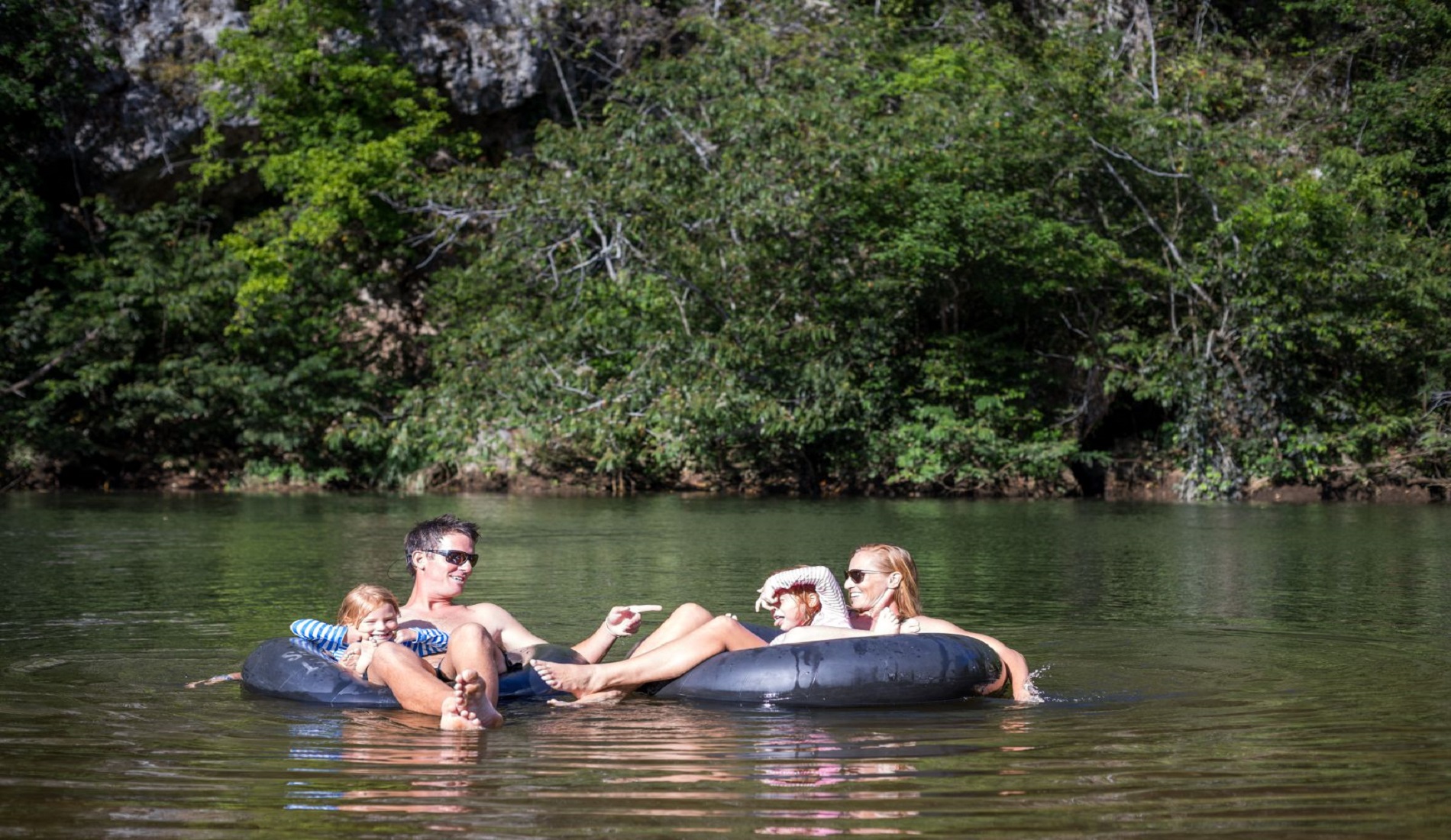 tubing familiereis belize